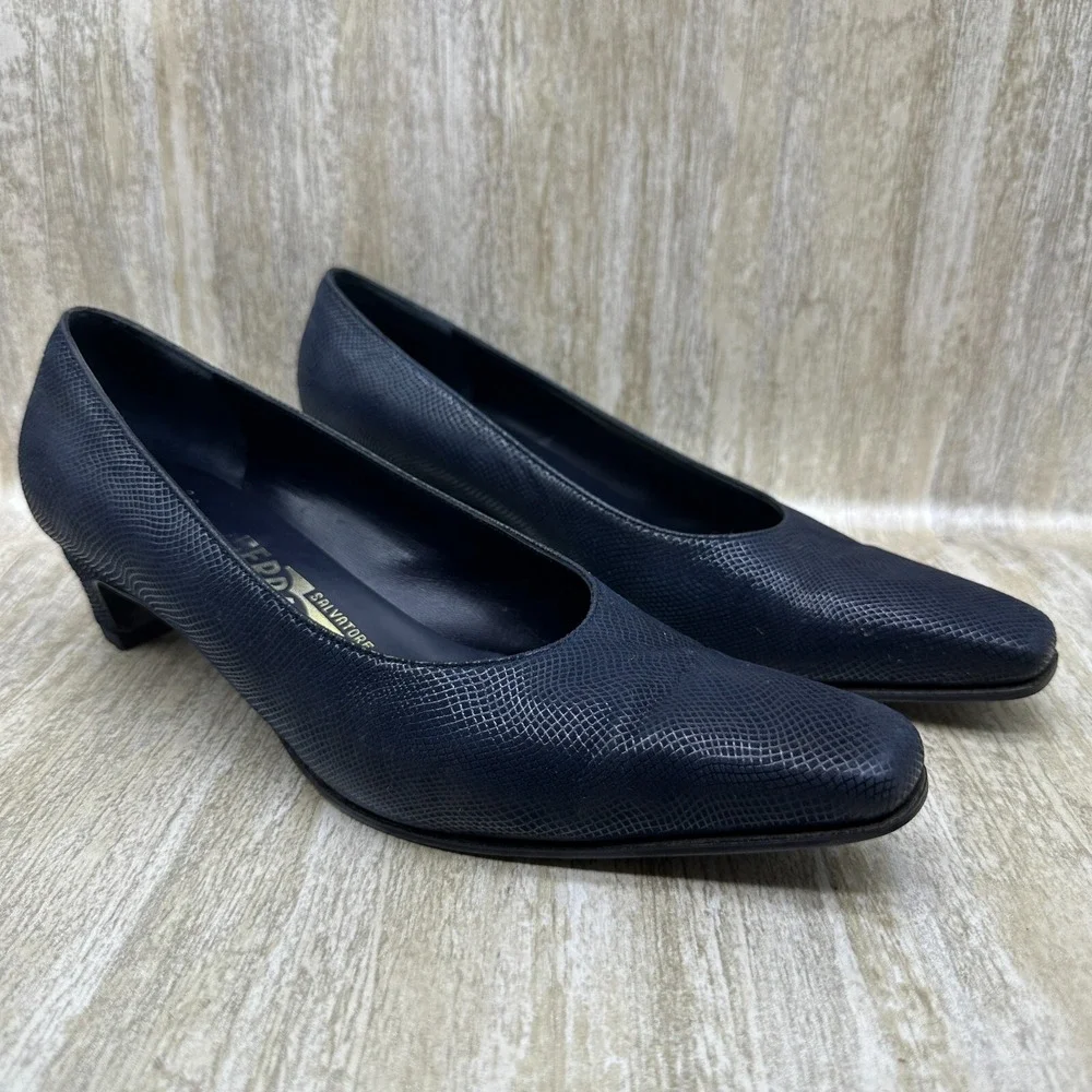 Women' Salvadore Ferragamo Navy‎ Blue Kitten Heeled Shoes 6.5B Made In Italy